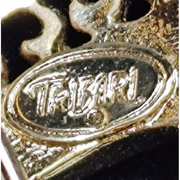 Trifari Gold Tone Pink Enamel Bow Brooch Pin, Vintage - Picture 4 of 4